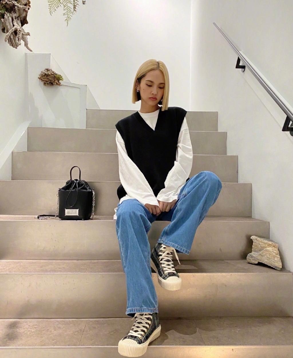 杨丞琳甜酷风穿搭,杨丞琳牛仔外套穿搭