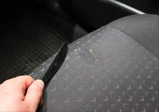 如何使用小苏打清洁,用小苏打怎么清洗车内的污渍