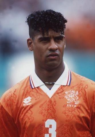 荷兰十大足球巨星阵容,荷兰足球十大球星排名