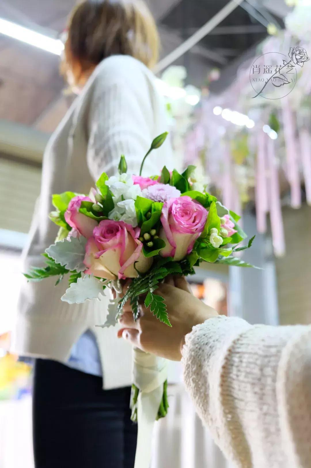 农村花店一个月能挣多少钱,太原开个花店一年能挣多少