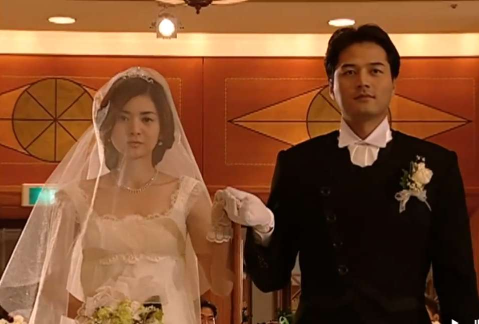 人鱼小姐芮莹对雅俐瑛道歉求原谅,人鱼小姐雅俐瑛婆婆庆幸没娶芮莹