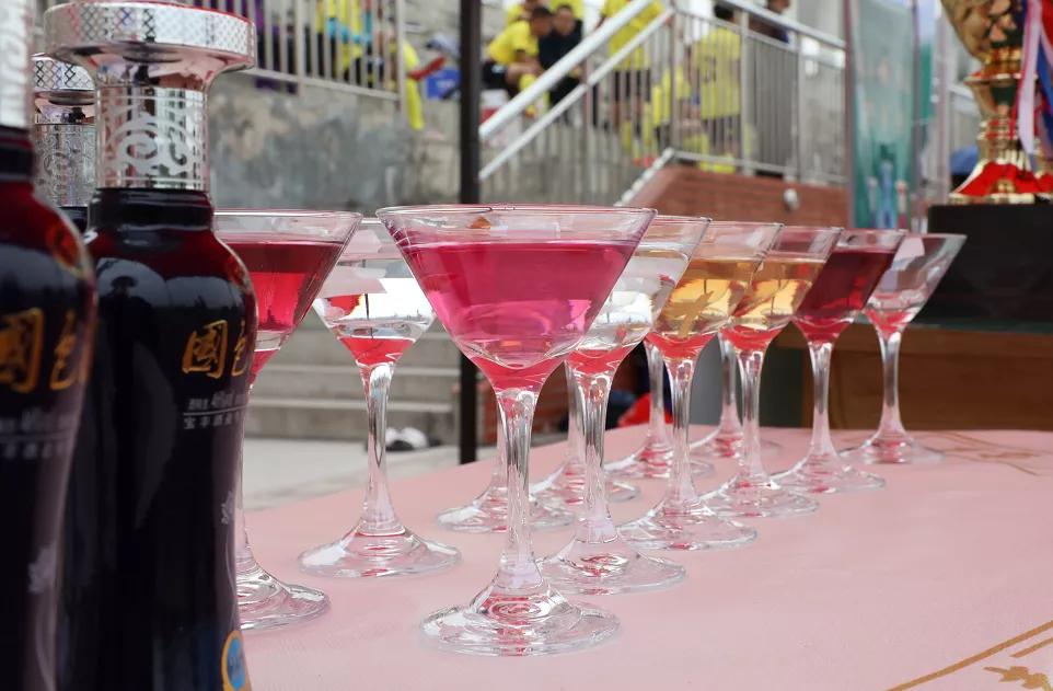 庆祝双节快乐活动,宝丰酒业运动会