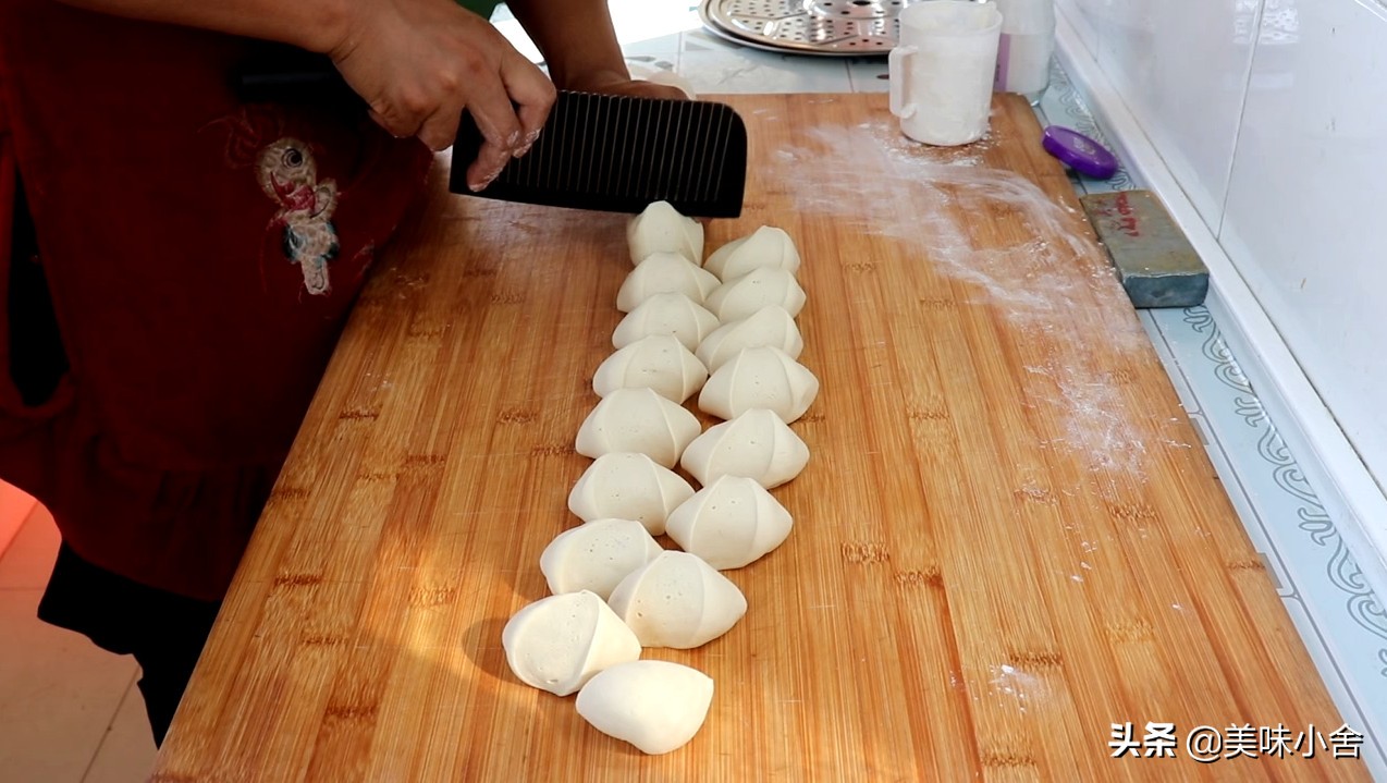 手把手教您在家蒸包子，3个小诀窍，包子又白又松软，零失败