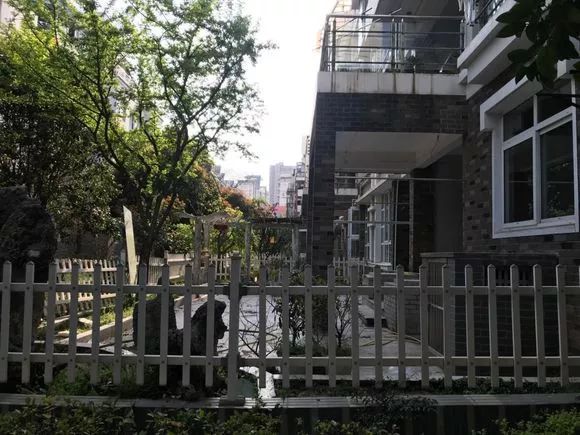 地面上鱼池自动排污过滤施工方法,鱼池过滤系统怎么实现自动排污的