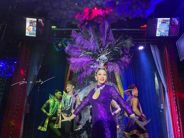 很多中国游客不知道：泰国清迈最精彩的人妖秀酒吧，节目花样多