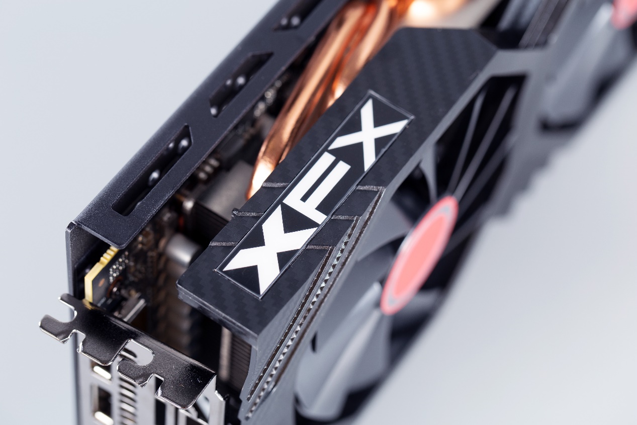 你如何评价amdrx590显卡,amdrx590相当于现在什么显卡