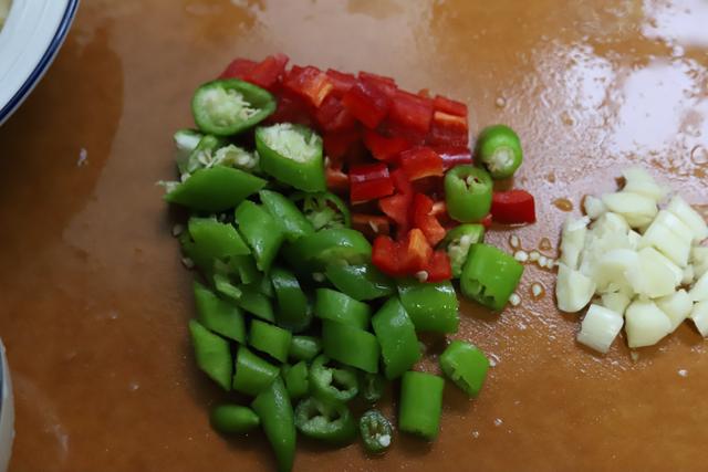 开袋即食香辣味藕带,藕下饭做法