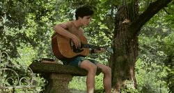 他差点成为杰克船长的女婿，95后天才演员的恋爱为何如此甜蜜？