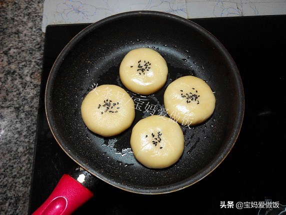 自制平底锅版酥皮绿豆饼,简易的酥皮绿豆饼教程