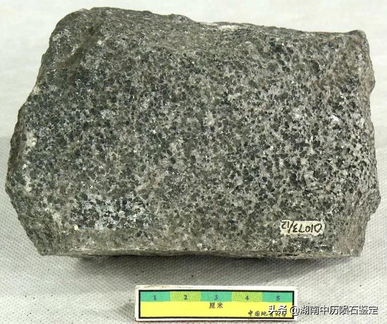 月球陨石与地球矿石的区别,月球陨石和矿石有什么区别