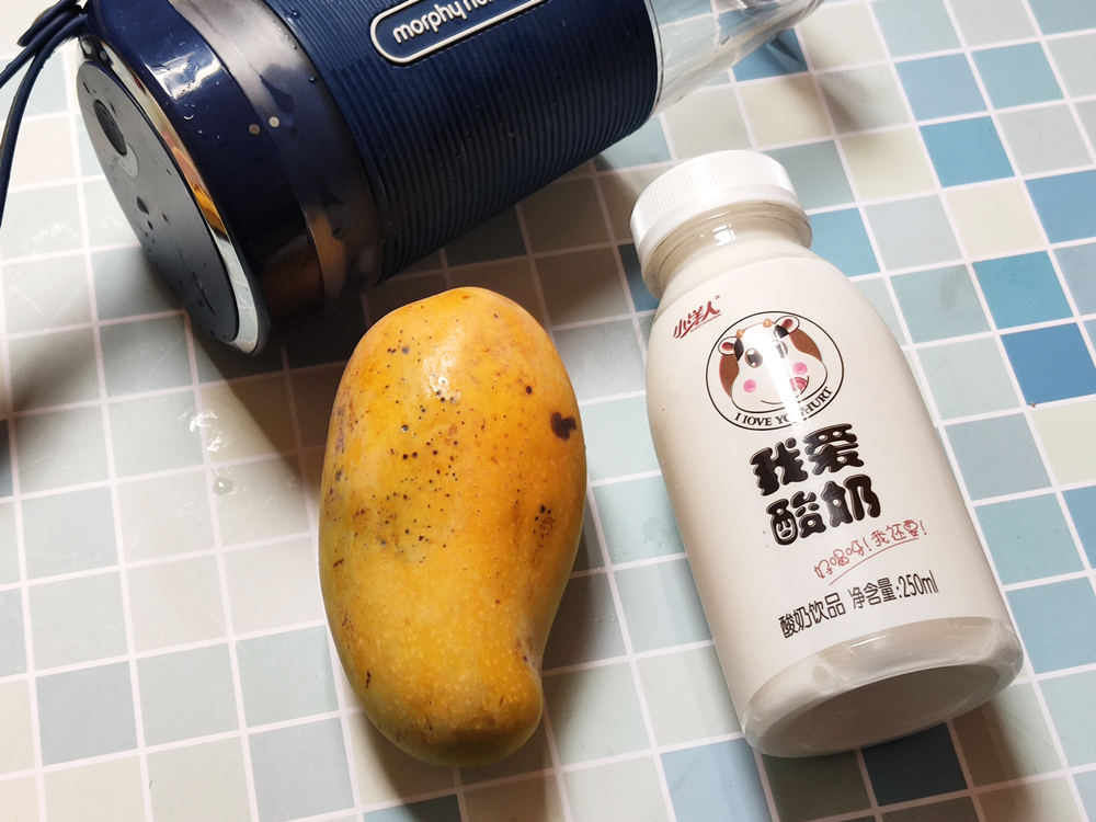 摩飞便携榨汁杯使用方法,摩飞便携榨汁杯充电视频