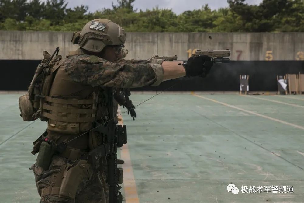 中国百年m1911手枪,m1911手枪二战传奇历史