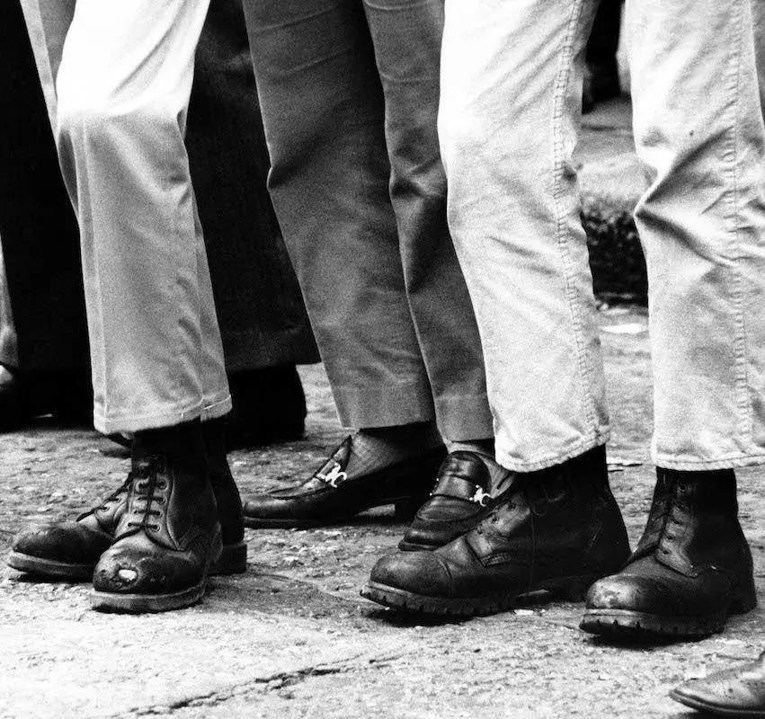 从小混混到帝国君王,从小混混到西服暴徒