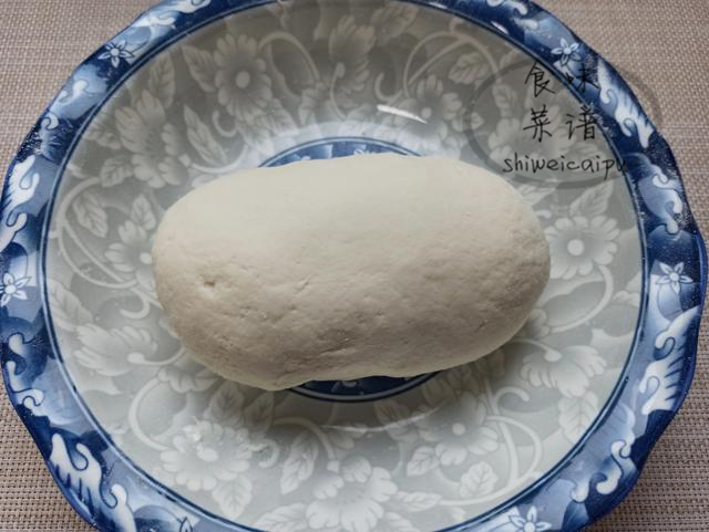 一半烫面一半死面的馅饼教程,做馅饼用发面做好吃吗