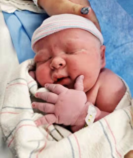 36岁妈妈生了七个孩子,36岁妈妈生下7个孩子