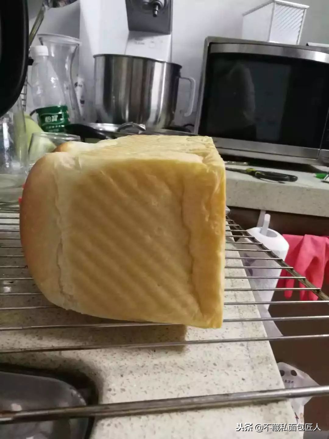 吐司塌陷是什么原因,吐司缩腰塌陷怎么办