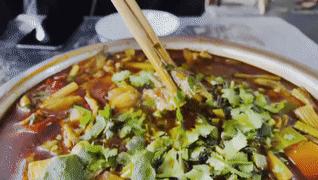 我去成都的一家台球室，要了一份鳝鱼