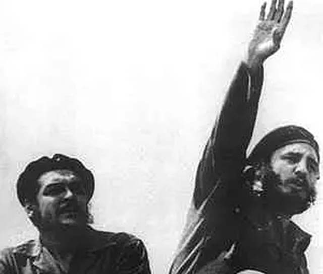 卡斯特罗将长子踢出继承人选，2011年卸任后，让80岁的弟弟接班