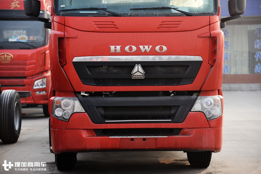 来自中国重汽的国民重卡，老司机带您重新认识豪沃T7H牵引车