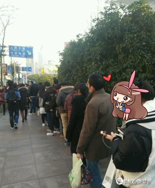 轻松玩烘焙想吃红遍四海八荒的肉松小贝可是又不想排队，自己做