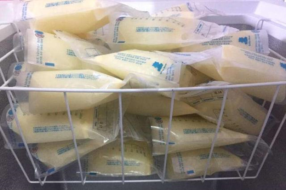 宝妈母乳期间吃什么,母乳太多的宝妈怎么办