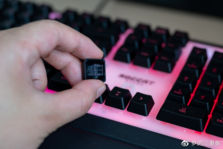 打游戏灯光炫酷的键盘,怎么才能有自己的炫酷桌面