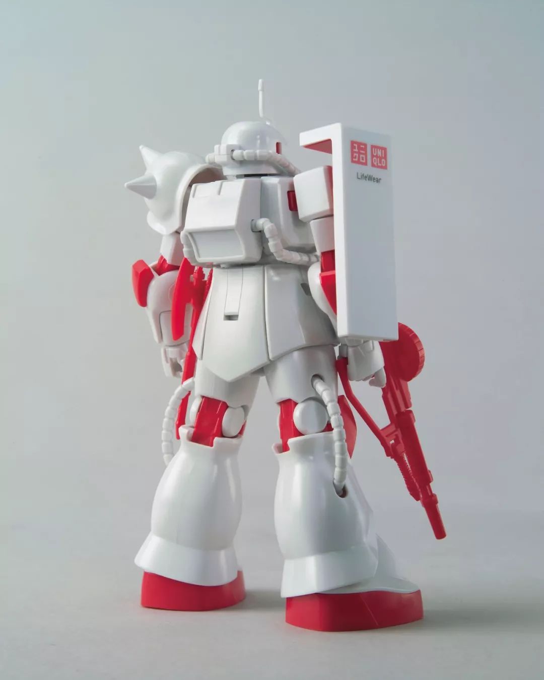 优衣库出了billie和村上隆的联名,大招来了ac米兰