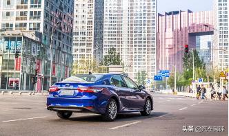 颜值爆表，用料厚道，凯美瑞告诉你什么叫中型车典范