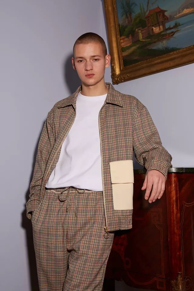 supreme联名日系闪电潮牌,潮牌supreme哪些是真的