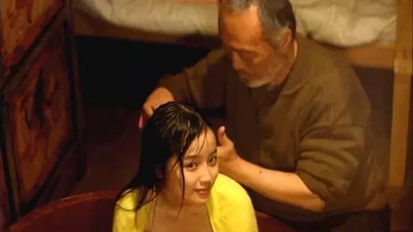 图解电影《弓》，从未见过如此独特的少女*处破**方式