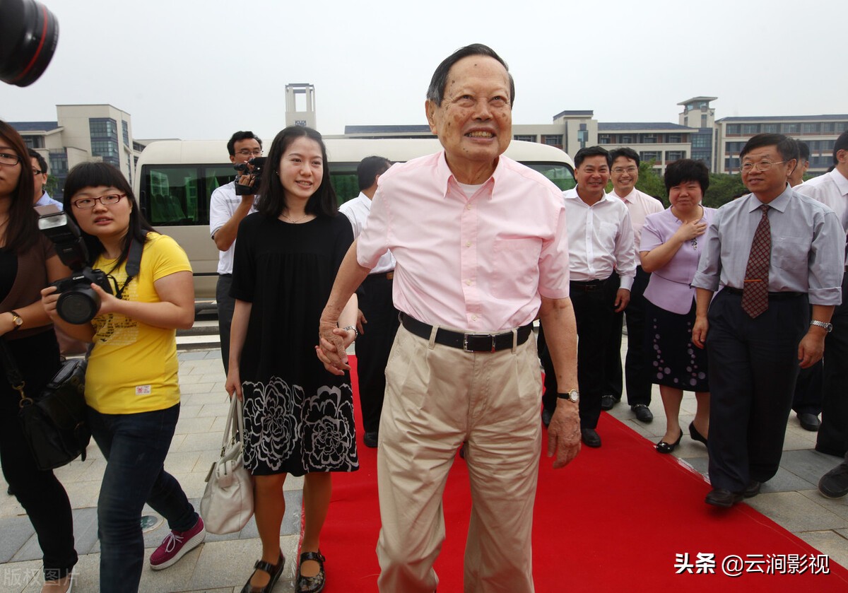 杨振宁翁帆哪一年结的婚,翁帆为什么要和杨振宁结婚