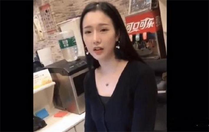 网吧收银工资很低吧,为啥网吧收银只要女生