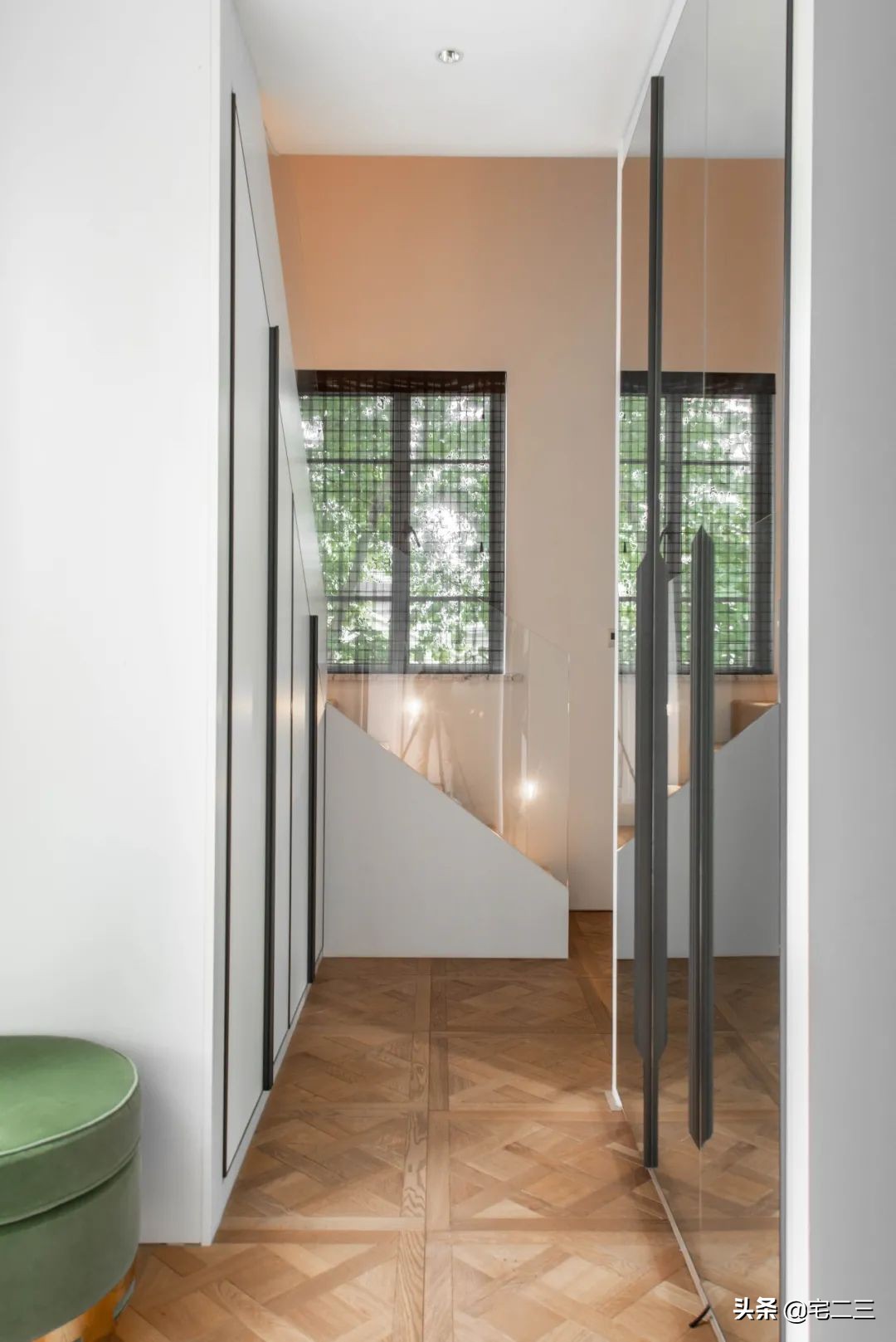 一栋隐居闹市的上海老洋房，一对“新克勒”夫妻的躺平日常