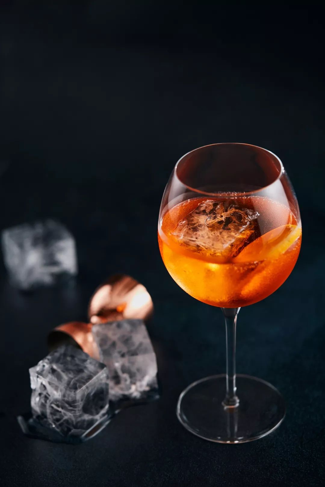 钘忚韩鏄熺骇閰掑簵,钘忚韩閰掗