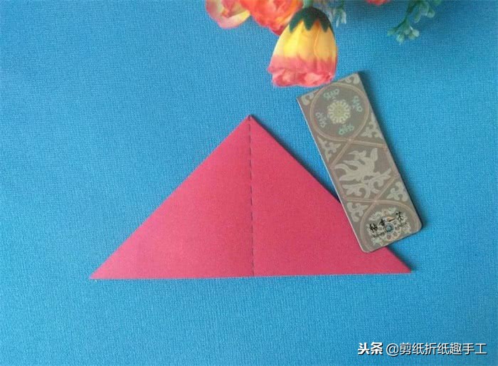 五瓣花窗花的剪纸过程,剪纸教程五瓣心形窗花的剪纸方法