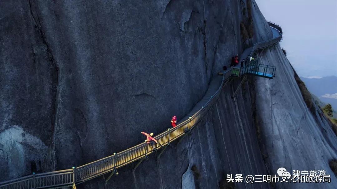 嗨！重新认识一下，我叫建宁！进来为我投票吧！