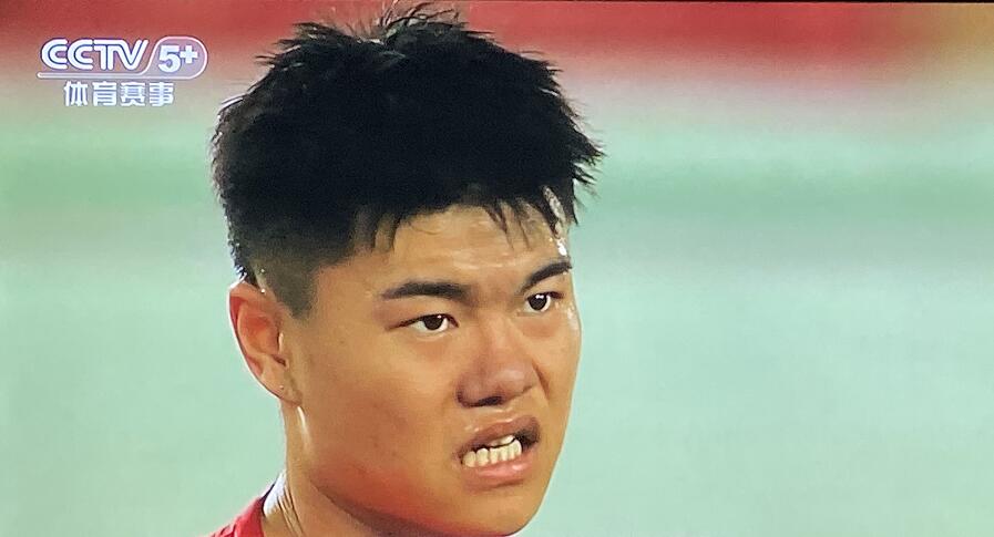 门柱立功,中超建业1:2上港