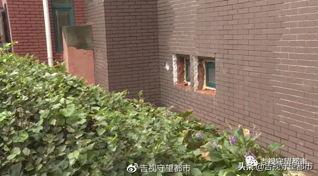 半地下室没有通气窗户怎么办,地下室靠近室外的墙体打洞