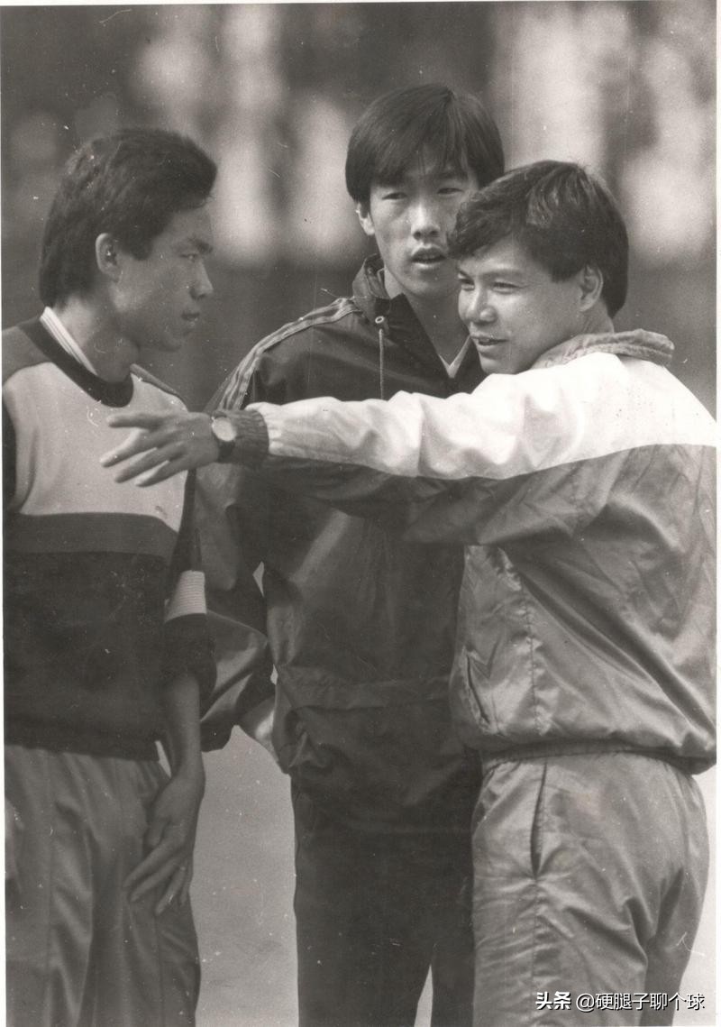 广东电视台专职足球解说员陈熙荣,广东足球名宿陈熙荣