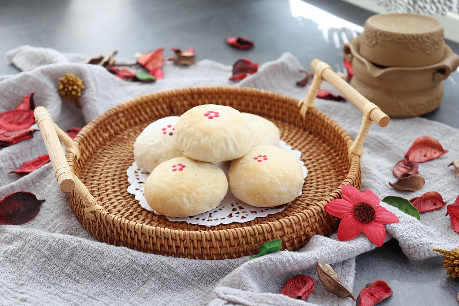 干玫瑰花怎么做成鲜花饼,什么玫瑰花可以做玫瑰花饼