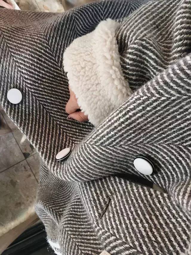 不是我吹，今年毛呢外套确实比貂绒好看，尤其适合小个子女生穿