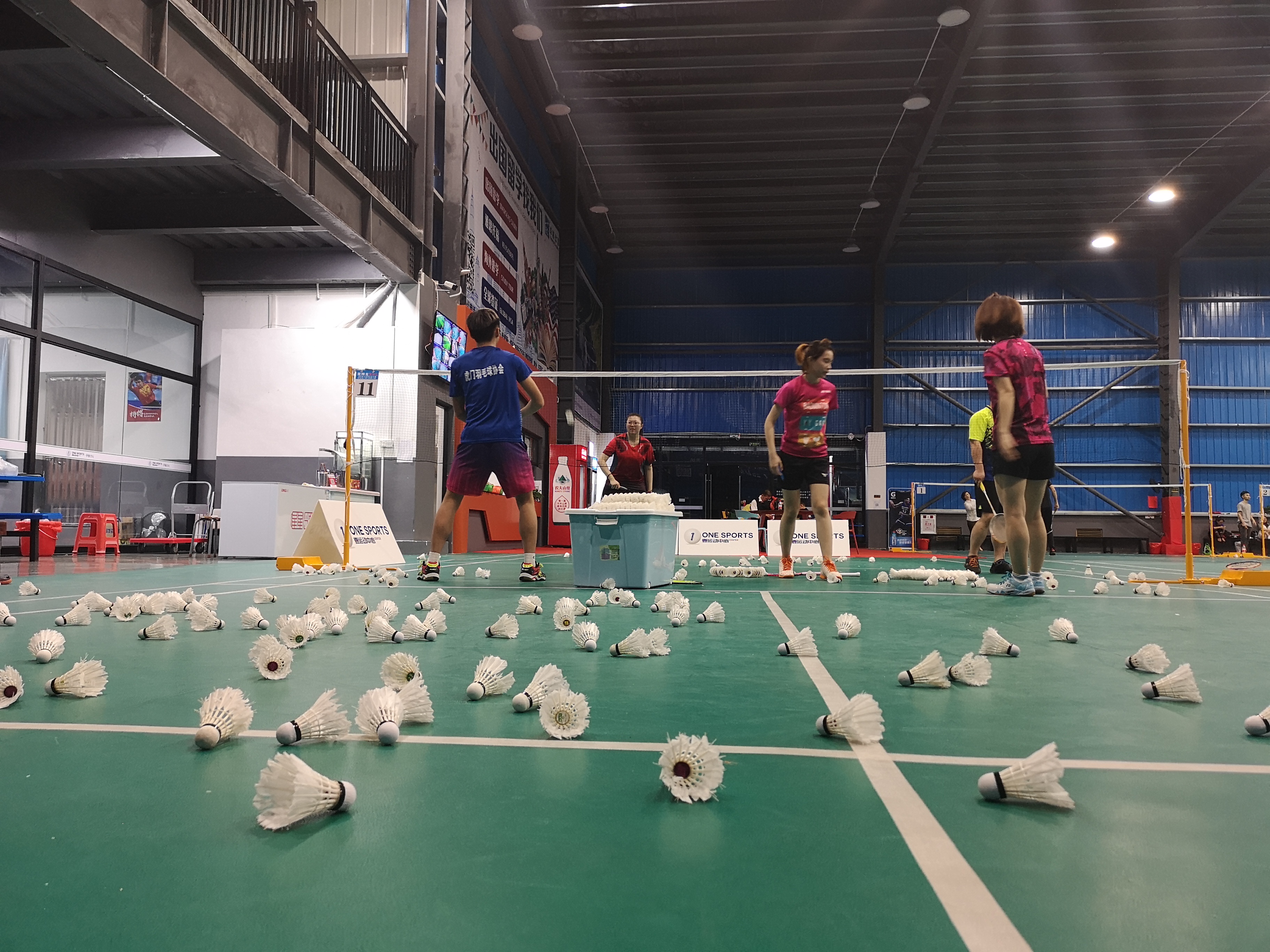 10000平室内游戏厅,居家室内羽毛球场地