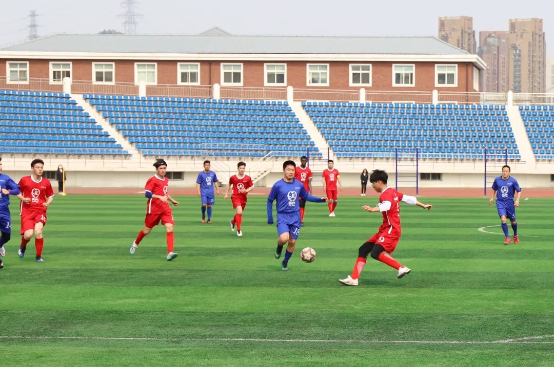 东北财经大学举办“献礼建*党**百年”东北财经大学第五届大学生体育文化节开幕式暨“东财杯”师生足球友谊赛