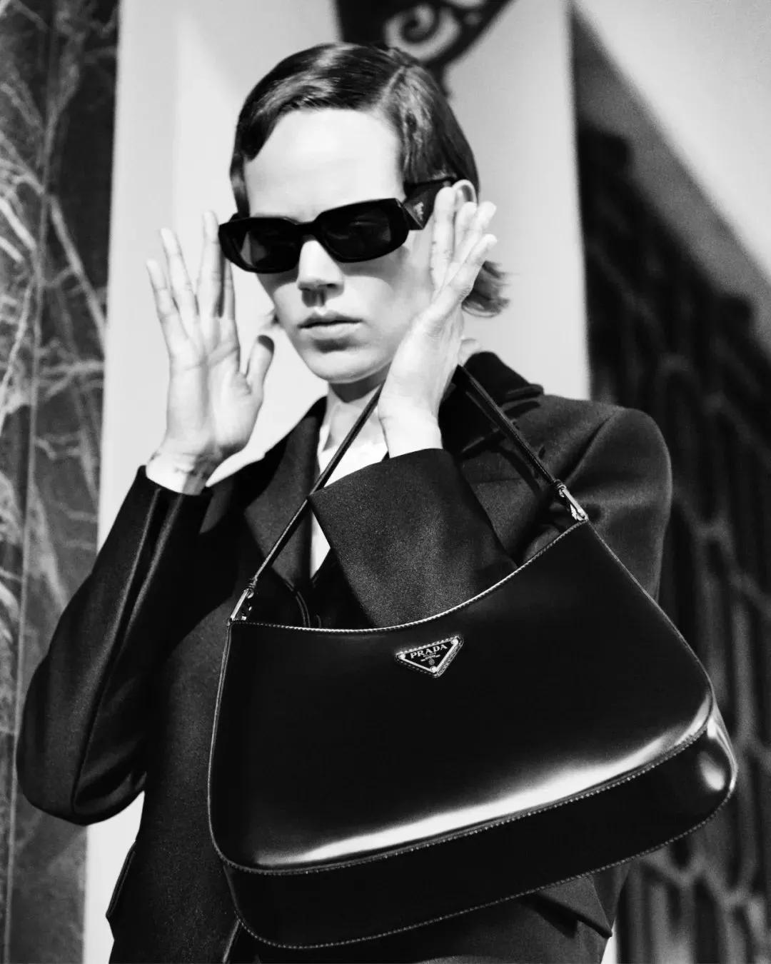 八天就凉凉？郑爽成Prada史上最短代言人，这些单品依然值得