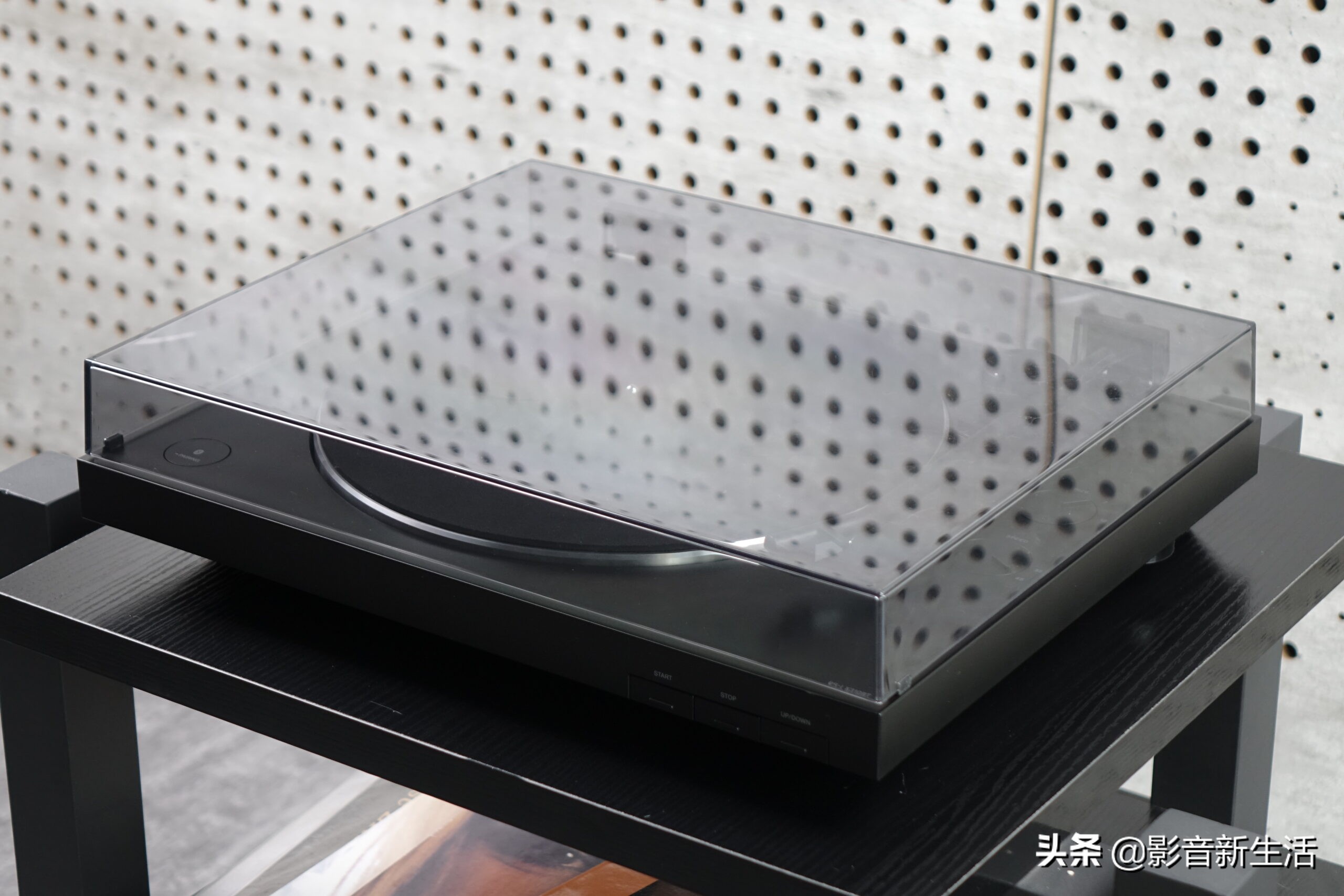 “摆脱繁琐的连接”SonyPS-LX310BT黑胶唱片机