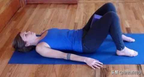大腿内侧怎么练瑜伽,练瑜伽能消除拜拜肉