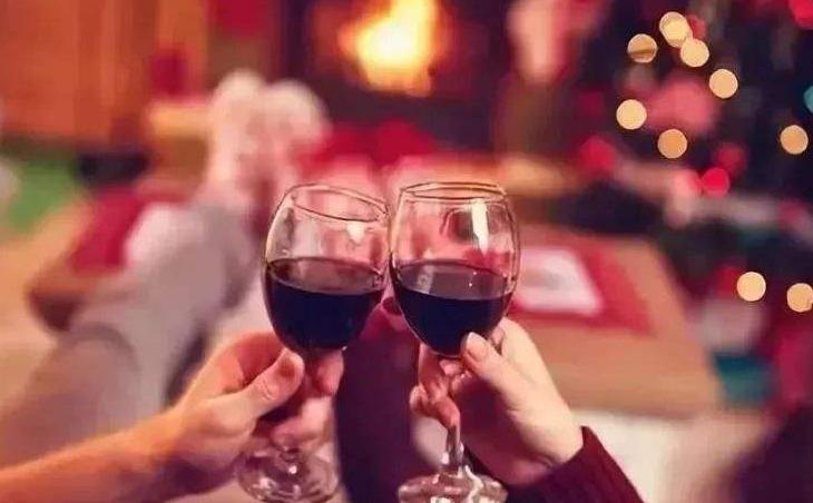 一个人每天喝杯红酒,一个人每天一杯红酒会怎么样