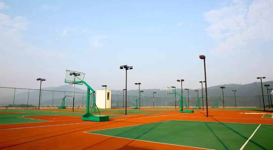 西大附中浐灞中学师资力量,西大附中学校环境