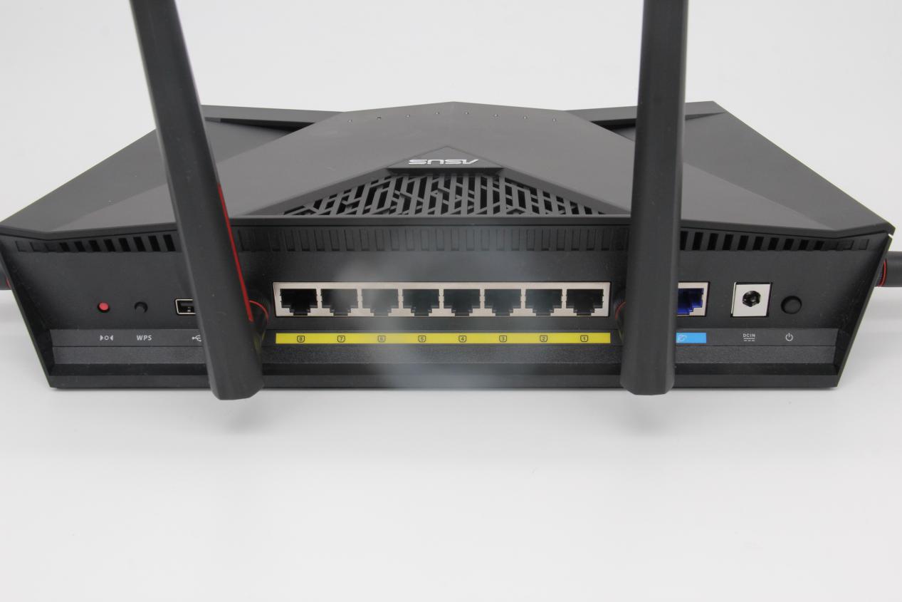 华硕路由器88u和86u对比,华硕路由器88u高达限量版