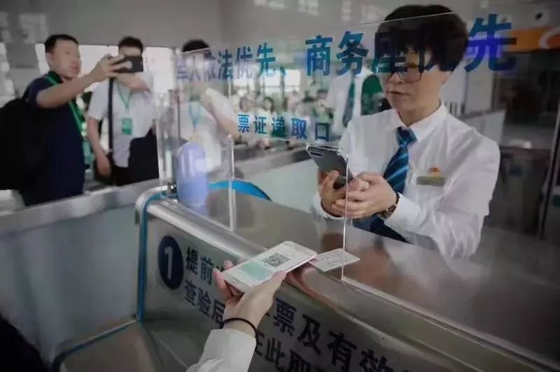 从梵净山逛黄果树小七孔西江路线,去梵净山至黄果树瀑布玩最佳路线